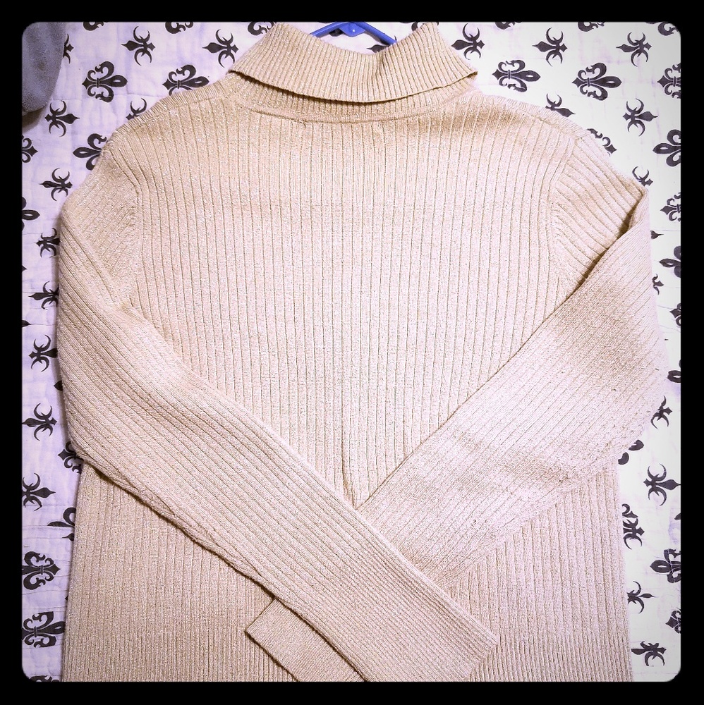Golden pull over
